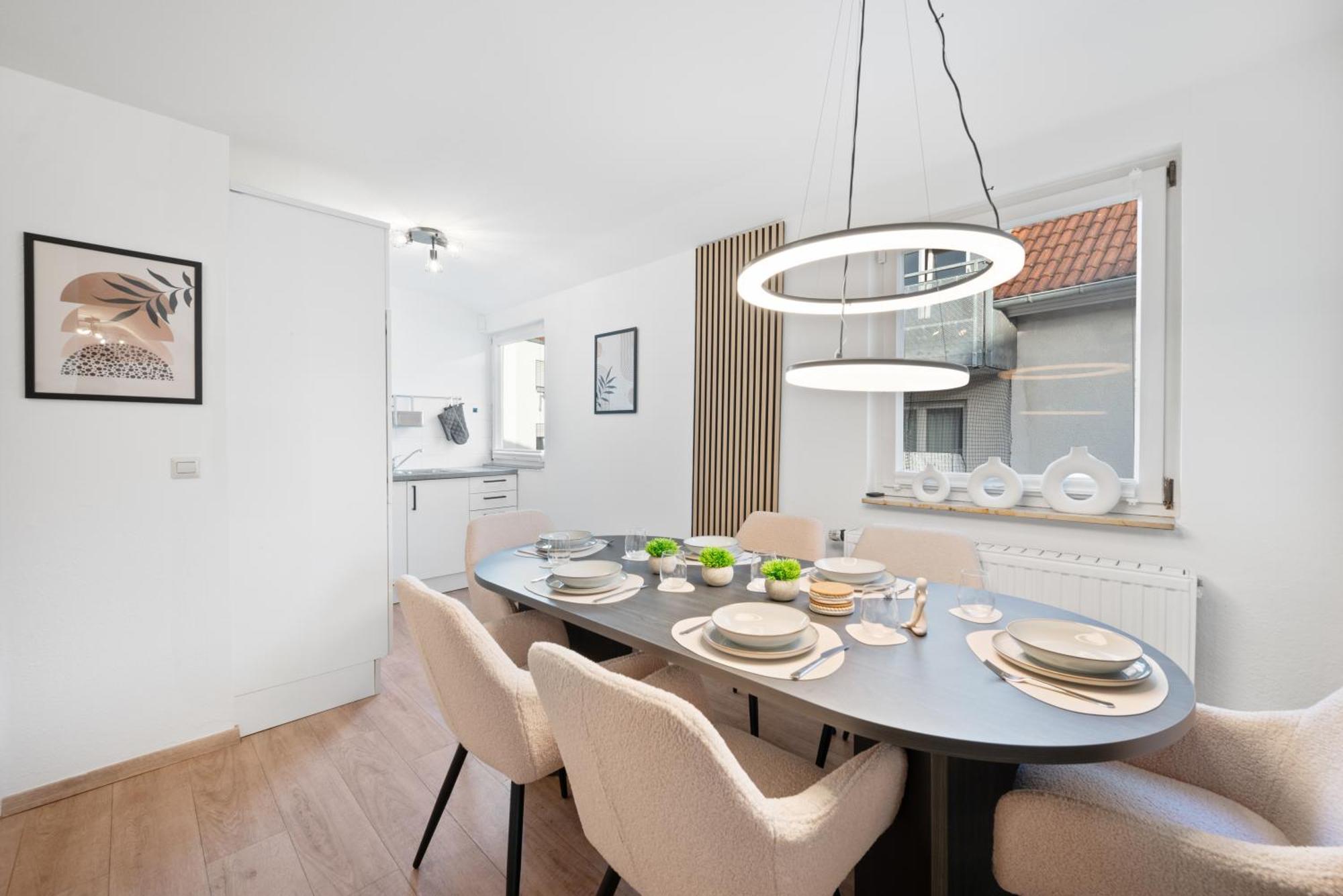 Malu Rooms - Im Stadtzentrum, Smarttv, Netflix, 24H Checkin Ludwigsburg Buitenkant foto